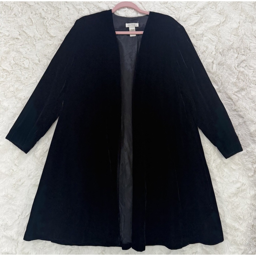 Vintage Ann Taylor Women's Size Small Black Velvet Coat Long Cocktail Formal
